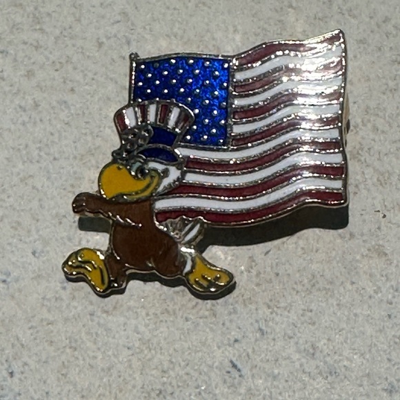 FIRST AMERICAN TITLE INSURANCE Assorted Lapel/Hat Pins. Vintage - Picture 4 of 7